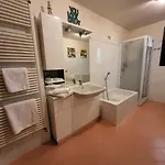 Casa vacanze Mid Of Nature ' Bella Vista Maggiore Mit Traumhaften Seeblick, Terrasse Und Grossen Garten Ghiffa