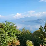 Mid Of Nature ' Bella Vista Maggiore Mit Traumhaften Seeblick, Terrasse Und Grossen Garten Casa vacanze Ghiffa
