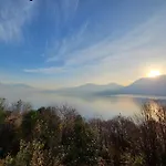 Casa vacanze Mid Of Nature ' Bella Vista Maggiore Mit Traumhaften Seeblick, Terrasse Und Grossen Garten