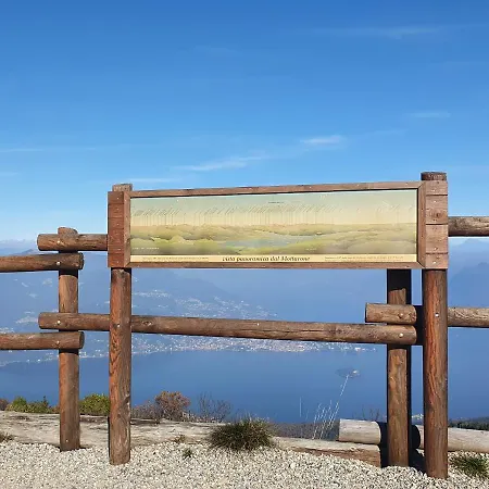 Mid Of Nature ' Bella Vista Maggiore Mit Traumhaften Seeblick, Terrasse Und Grossen Garten Ghiffa