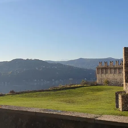 Mid Of Nature ' Bella Vista Maggiore Mit Traumhaften Seeblick, Terrasse Und Grossen Garten Nyaraló
