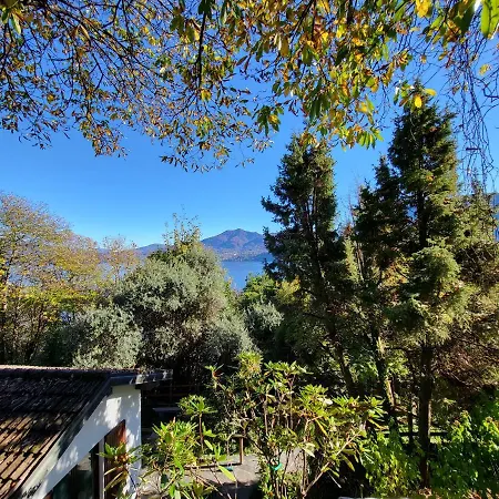 Mid Of Nature ' Bella Vista Maggiore Mit Traumhaften Seeblick Holiday home