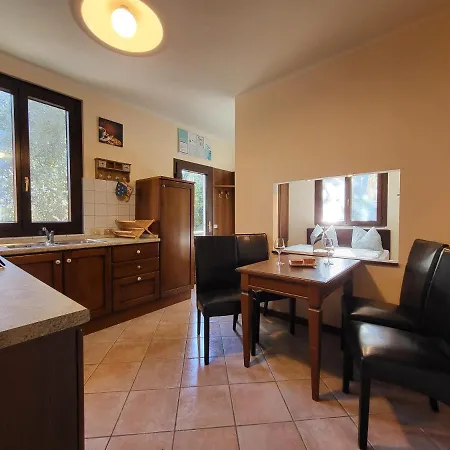 Nyaraló Mid Of Nature ' Bella Vista Maggiore Mit Traumhaften Seeblick, Terrasse Und Grossen Garten