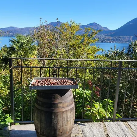 펜션 Mid Of Nature ' Bella Vista Maggiore Mit Traumhaften Seeblick, Terrasse Und Grossen Garten 기파
