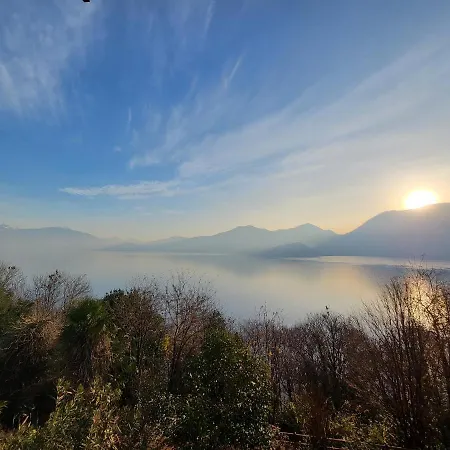 펜션 Mid Of Nature ' Bella Vista Maggiore Mit Traumhaften Seeblick, Terrasse Und Grossen Garten