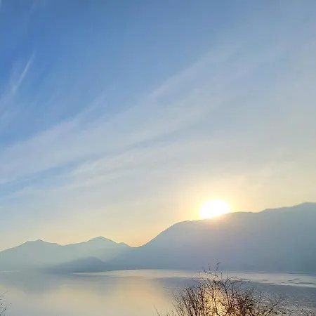 Mid Of Nature ' Bella Vista Maggiore Mit Traumhaften Seeblick, Terrasse Und Grossen Garten * 기파