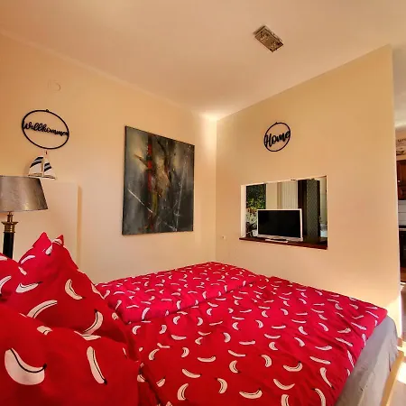 Mid Of Nature ' Bella Vista Maggiore Mit Traumhaften Seeblick, Terrasse Und Grossen Garten 펜션 *