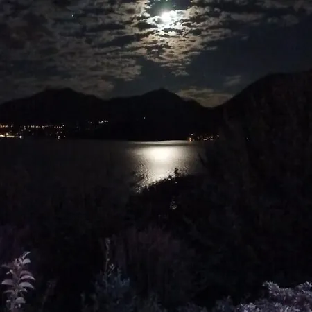 Mid Of Nature ' Bella Vista Maggiore Mit Traumhaften Seeblick, Terrasse Und Grossen Garten *