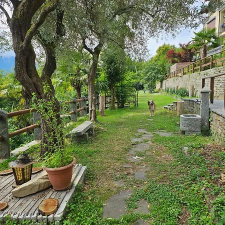 Nyaraló Mid Of Nature ' Bella Vista Maggiore Mit Traumhaften Seeblick, Terrasse Und Grossen Garten