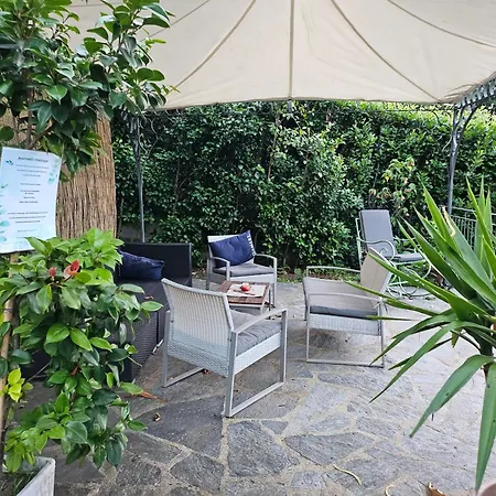 Feriehus Mid Of Nature ' Bella Vista Maggiore Mit Traumhaften Seeblick, Terrasse Und Grossen Garten