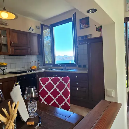 Mid Of Nature ' Bella Vista Maggiore Mit Traumhaften Seeblick, Terrasse Und Grossen Garten *