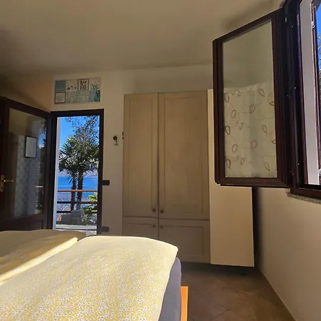 펜션 Mid Of Nature ' Bella Vista Maggiore Mit Traumhaften Seeblick, Terrasse Und Grossen Garten *