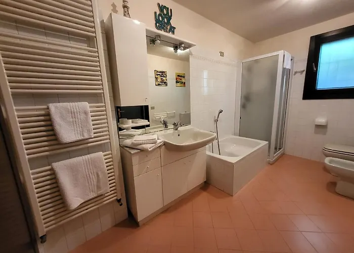 Dom wakacyjny Mid Of Nature ' Bella Vista Maggiore Mit Traumhaften Seeblick, Terrasse Und Grossen Garten Ghiffa