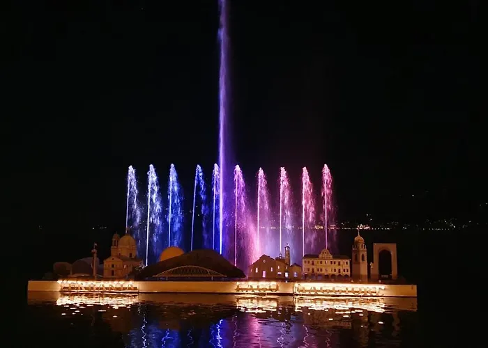 Mid Of Nature ' Bella Vista Maggiore Mit Traumhaften Seeblick, Terrasse Und Grossen Garten