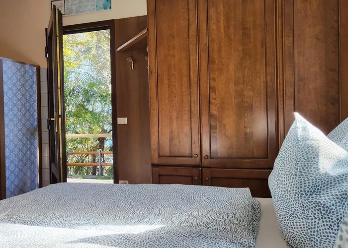 Dom wakacyjny Mid Of Nature ' Bella Vista Maggiore Mit Traumhaften Seeblick, Terrasse Und Grossen Garten Ghiffa