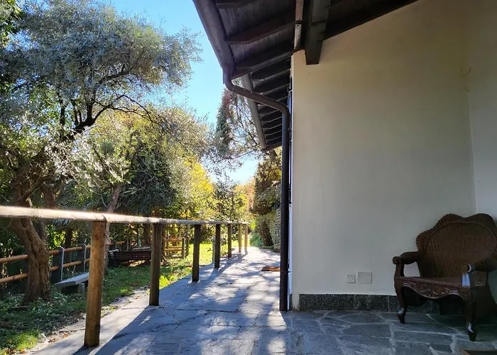 Mid Of Nature ' Bella Vista Maggiore Mit Traumhaften Seeblick, Terrasse Und Grossen Garten *