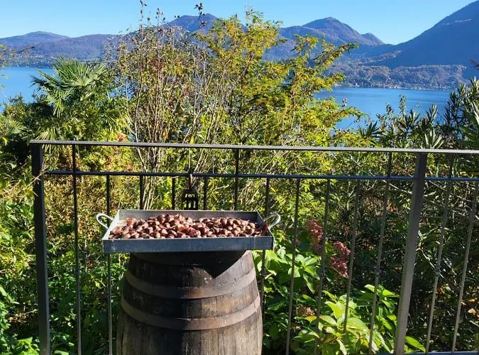 펜션 Mid Of Nature ' Bella Vista Maggiore Mit Traumhaften Seeblick, Terrasse Und Grossen Garten 기파