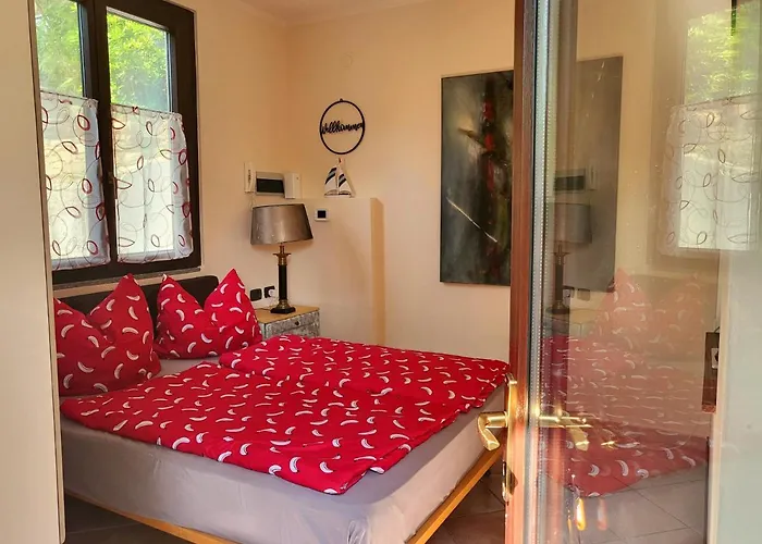 Mid Of Nature ' Bella Vista Maggiore Mit Traumhaften Seeblick, Terrasse Und Grossen Garten Dom wakacyjny