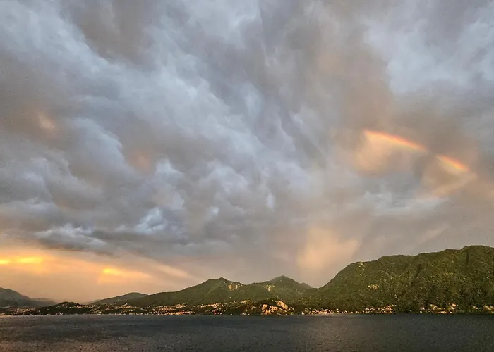 Mid Of Nature ' Bella Vista Maggiore Mit Traumhaften Seeblick, Terrasse Und Grossen Garten * Ghiffa