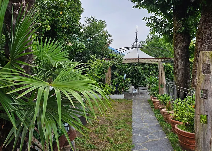 Dom wakacyjny Mid Of Nature ' Bella Vista Maggiore Mit Traumhaften Seeblick, Terrasse Und Grossen Garten