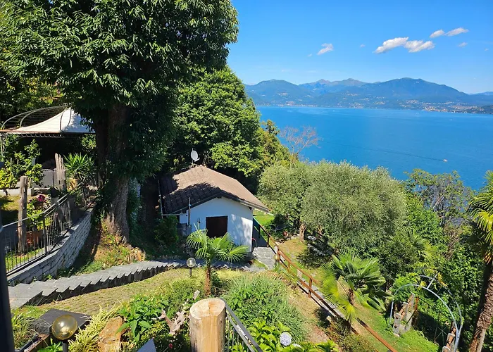 Dom wakacyjny Mid Of Nature ' Bella Vista Maggiore Mit Traumhaften Seeblick, Terrasse Und Grossen Garten Ghiffa