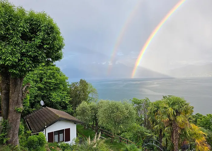 Dom wakacyjny Mid Of Nature ' Bella Vista Maggiore Mit Traumhaften Seeblick, Terrasse Und Grossen Garten